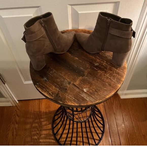 BamBoo  Suede HalfTime Boots Size 9 - Picture 2 of 3